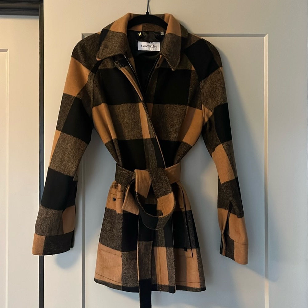 Beautiful XS Calvin Klein fully lined very flattering….